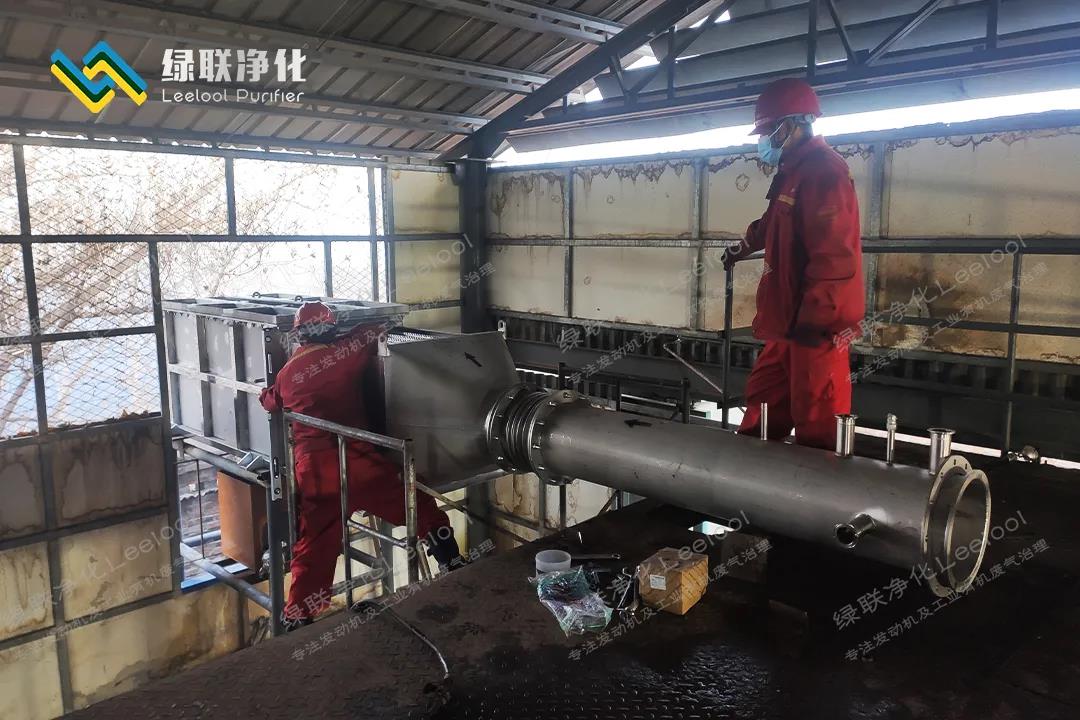 脫硝設備正在安裝 脫硝設備正在安裝