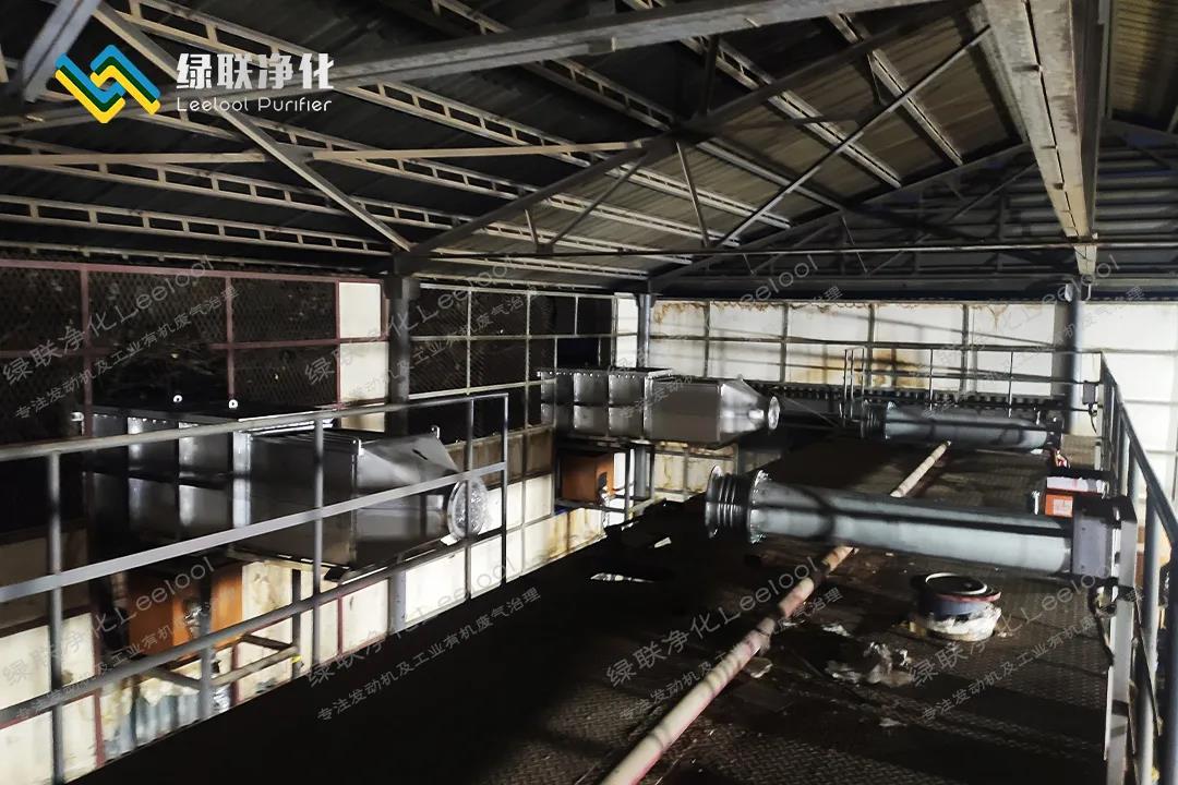 脫硝設備正在安裝 脫硝設備正在安裝