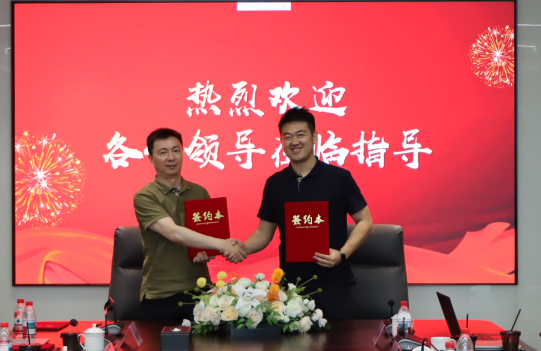 從“智造標(biāo)桿”到“服務(wù)方案”：華翔集團(tuán)系統(tǒng)化輸出精益管理與AI數(shù)字化能力，開(kāi)啟“智造+服務(wù)”全新階段